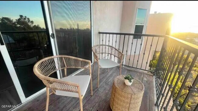 Building Photo - 6254 Escondido Dr