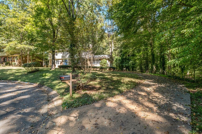 Photo - 6800 April Ln House