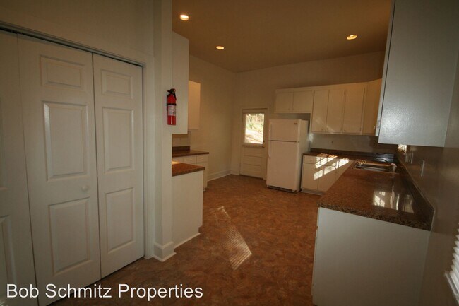 Building Photo - 3 br, 2 bath House - 814 W. Markham Ave