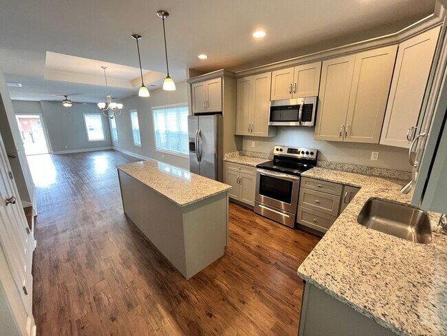 Building Photo - 5343 Roosevelt Rd