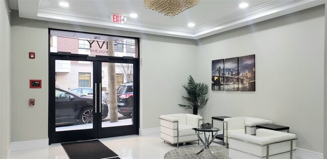 Building Photo - 4710 Park Ave