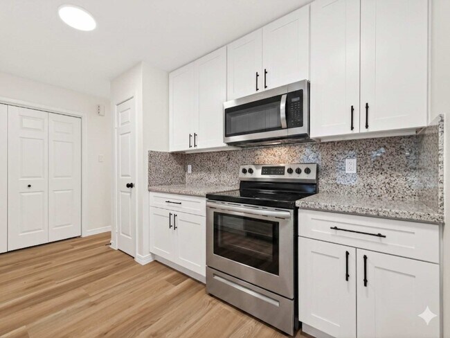 Foto del edificio - 2334 Autumn Springs Ln