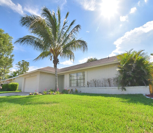 Building Photo - 174 Parkwood Dr