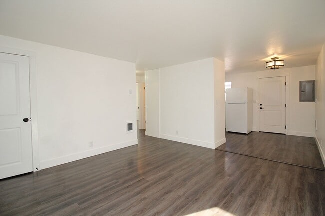 Building Photo - watta01