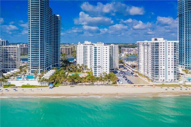 Building Photo - 3001 S Ocean Dr