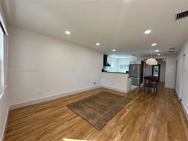 Building Photo - 281 NE 57th St