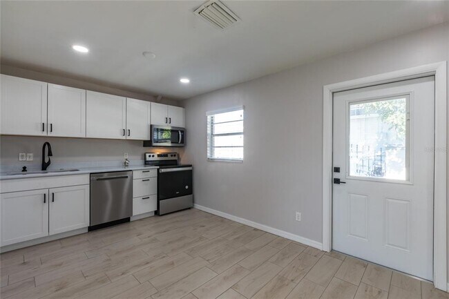 Foto del edificio - 6521 S Englewood Ave