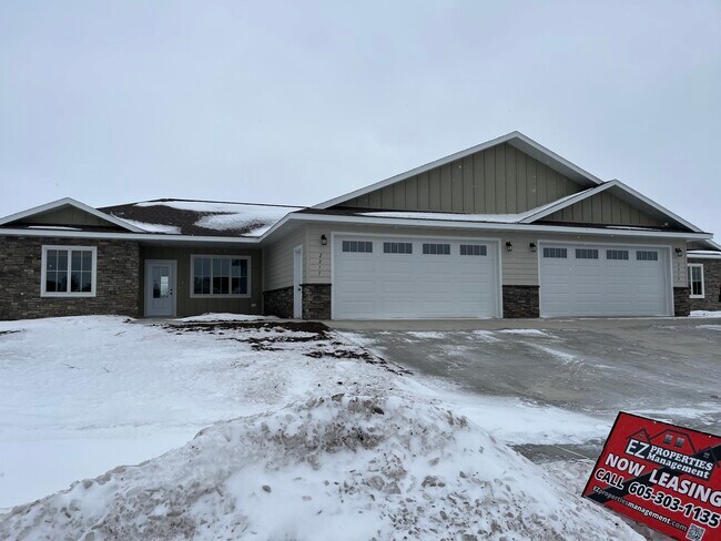 Building Photo - 2217 Overlook Ridge Ct