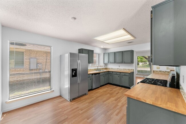 Building Photo - 5406 Meadow Vista Ln