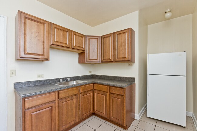 Building Photo - 1751 E 78th St