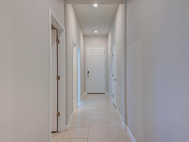 Foto del edificio - 14108 Kira Ln