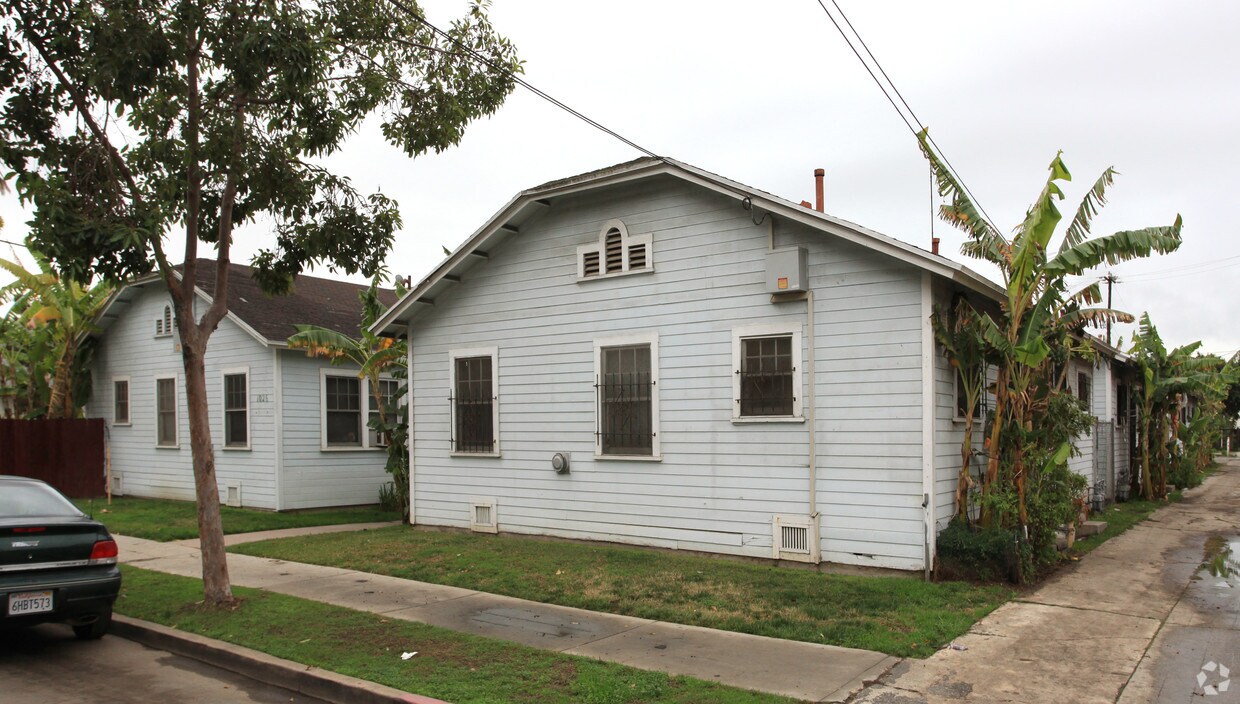 Primary Photo - 1026 E 5th St