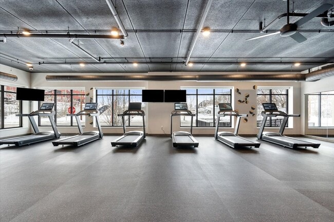 Building Photo - Corliss