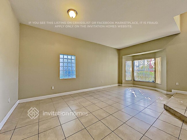 Foto del edificio - 16751 NW 12th St