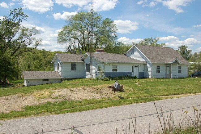 View from the road - 389 Diamond Rd