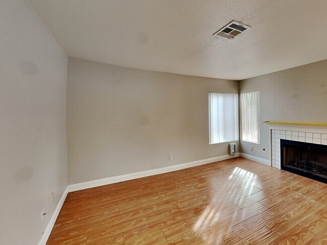 Foto del edificio - 1741 Garden Path Ct
