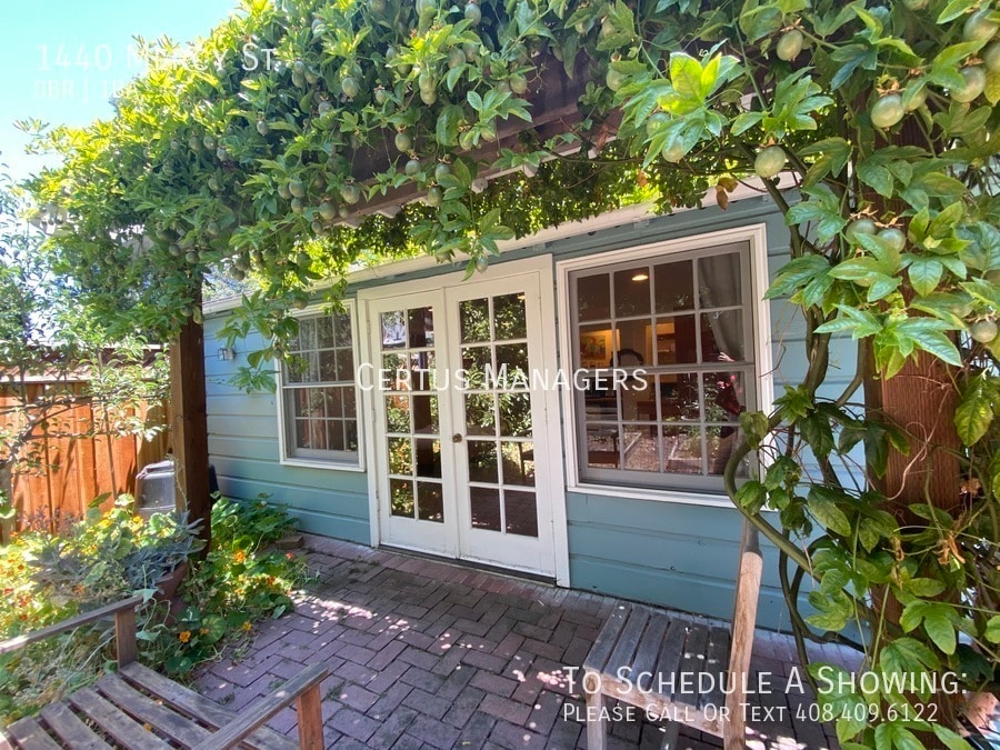 Photo - 1440 Mercy St-