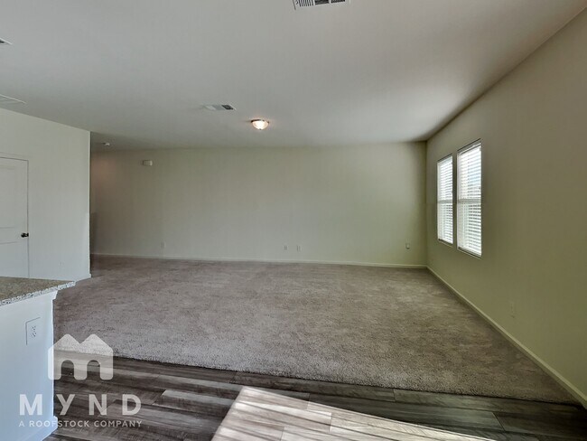 Foto del edificio - 6410 Bishop Dr