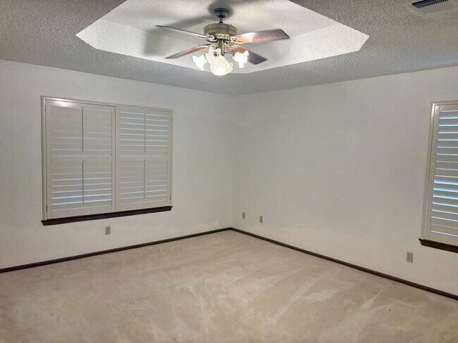 Foto del edificio - 315 Partnership Rd