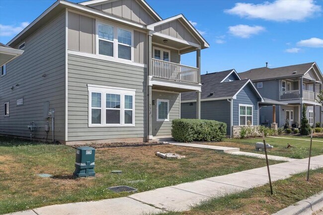 Building Photo - 223 Clearlake Dr