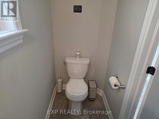 Photo du bâtiment - 815 Indica St