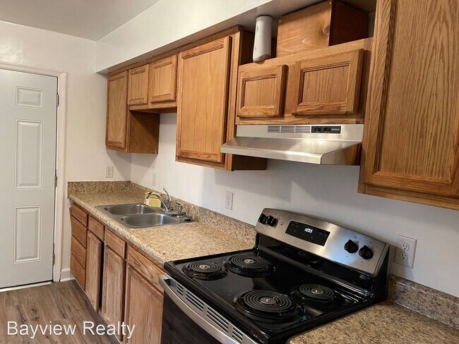 Building Photo - 3 br, 2 bath House - 1531-B Spruce Street