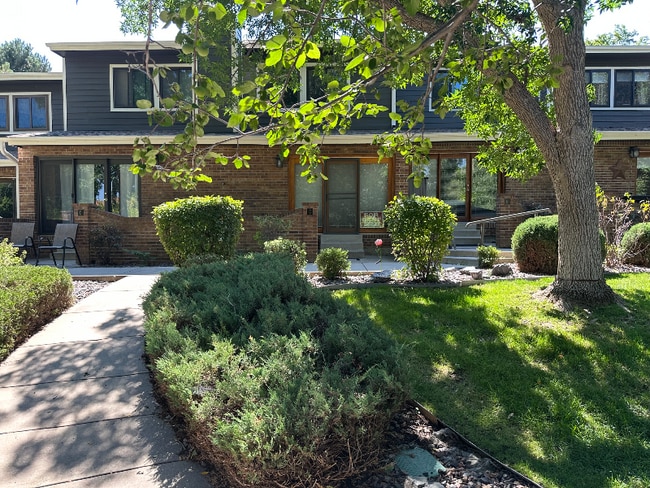 Building Photo - 11535 W 70th Pl
