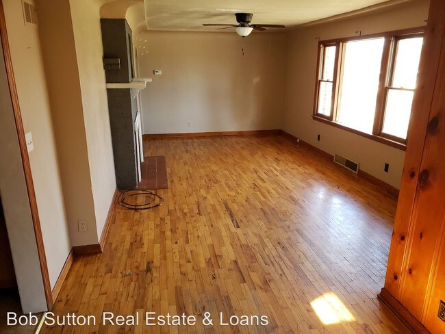 Building Photo - 3 br, 1 bath House - 1209 N 11th St