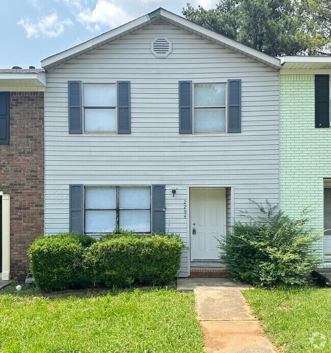 Building Photo - 2294 Cheshire Dr