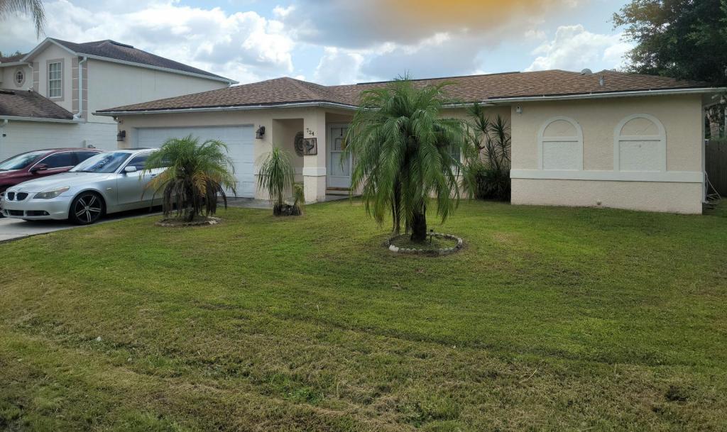 Foto principal - 724 Versailles Lane