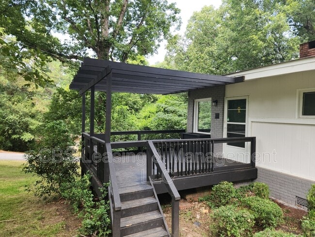 Building Photo - 4001 Calhoun Dr