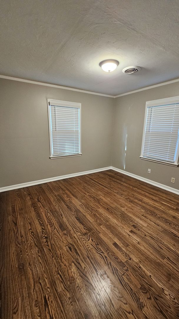Foto del edificio - Adorable 3 bedroom, 1 bath home with a lar...