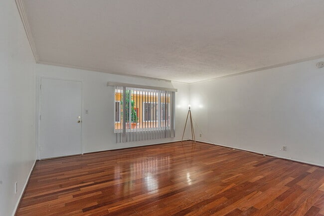 Building Photo - 382 Coronado Ave