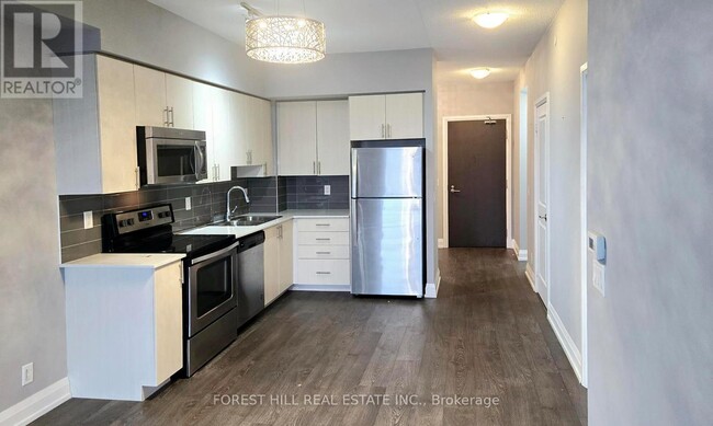 Building Photo - 7890 Bathurst St