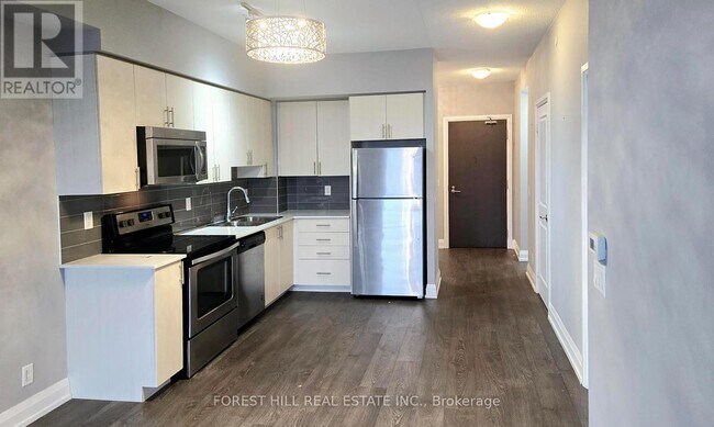 Photo du bâtiment - 7890 Bathurst St