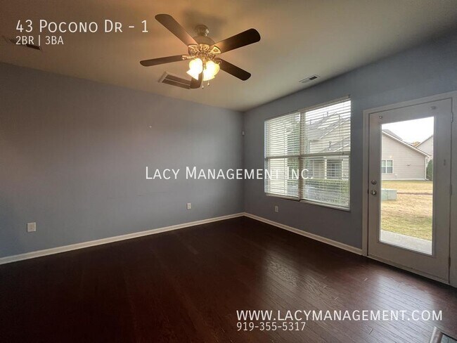 Building Photo - A Townhome Equipped with Modern Appliances