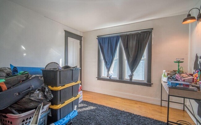Foto del edificio - 1451 S 73rd St