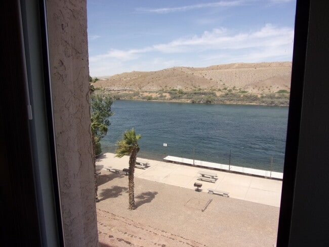 Building Photo - 1611 AZ-95