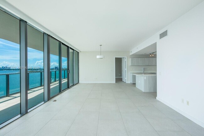 Foto del edificio - 3131 NE 7th Ave