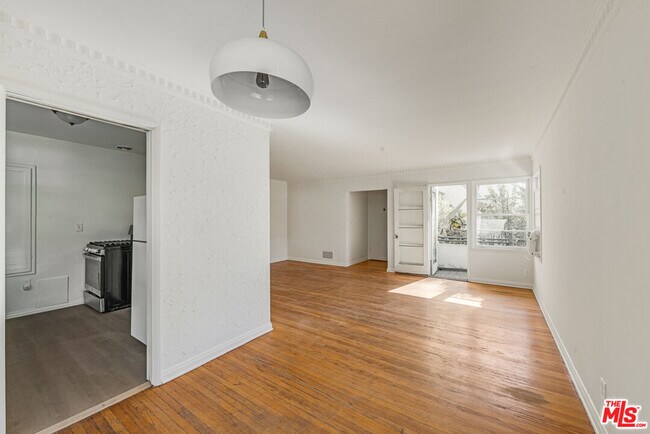 Foto del edificio - 1706 N Stanley Ave