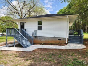 Building Photo - 109 2nd St