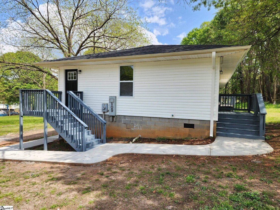 Foto principal - 109 2nd St