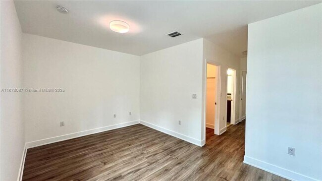 Building Photo - 2 bedroom in North Miami FL 33161