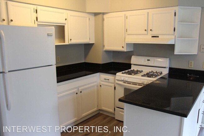 Building Photo - 4 br, 2 bath House - 725 SE FRANCIS AVE