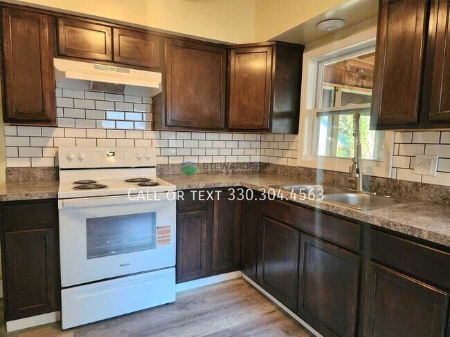 Foto del edificio - 1291 Hazelwood Ave