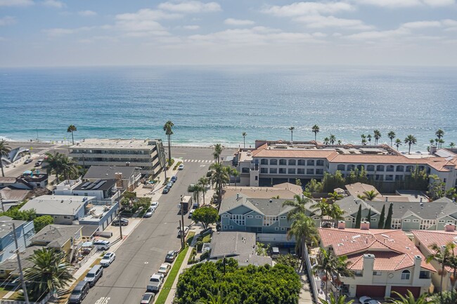 Building Photo - Carlsbad Village  Furnished 2 bedroom/2 ba...