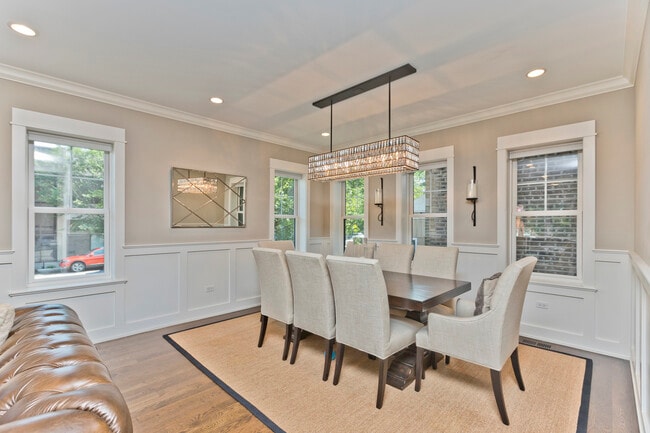 Foto del edificio - 4753 N Hamilton Ave