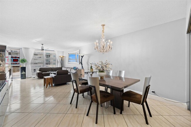 Building Photo - 9511 Collins Ave