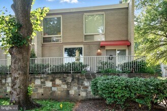 Building Photo - 4979 Battery Ln