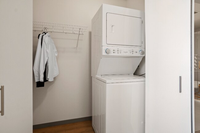 Foto del edificio - 551 S Damen Ave